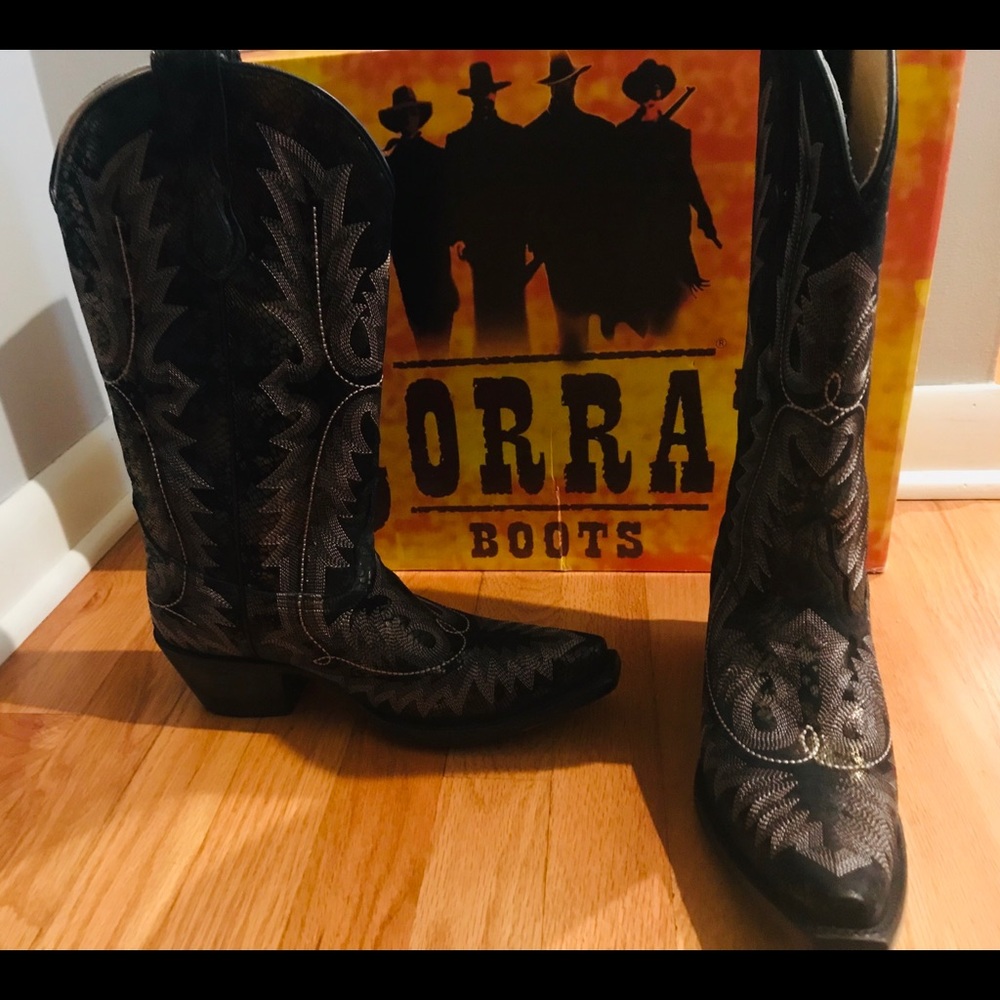 Ladies Cowgirl Boots; never been worn!